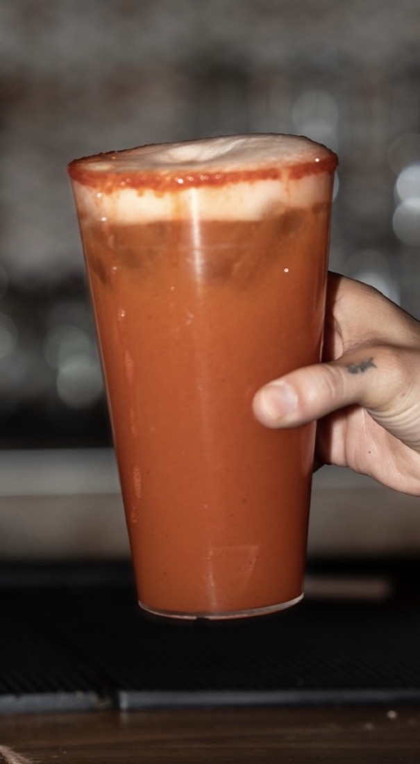 Michelada con escarchado de chile